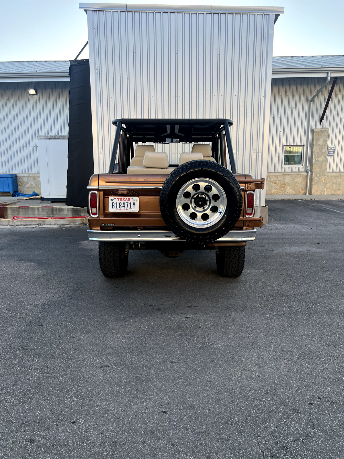 Ford-Bronco-1975-12