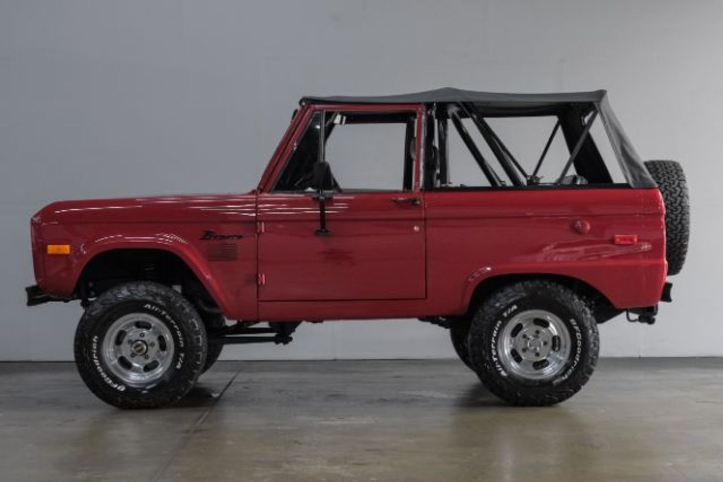 Ford-Bronco-1975-14