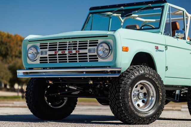 Ford-Bronco-1975-15