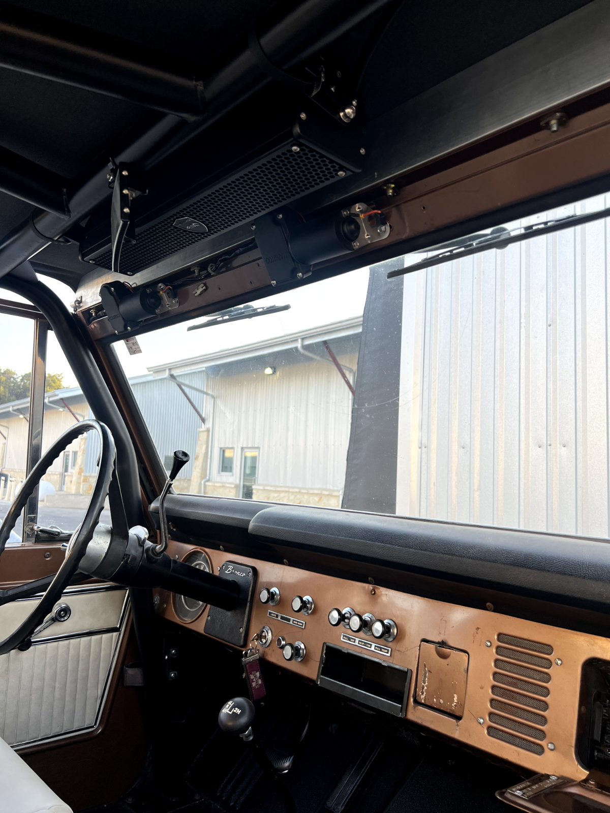 Ford-Bronco-1975-19