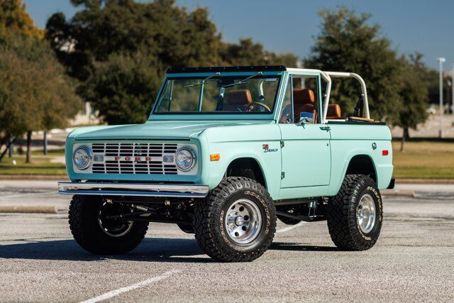 Ford-Bronco-1975-2