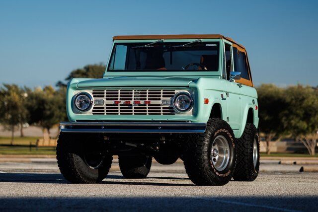 Ford-Bronco-1975-23