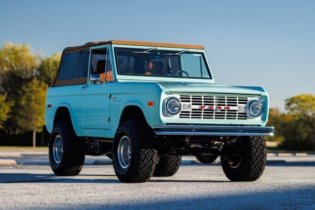 Ford-Bronco-1975-25