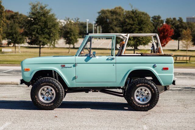 Ford-Bronco-1975-31