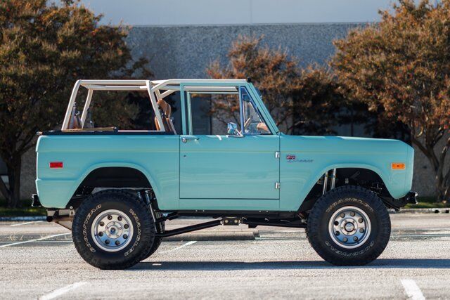 Ford-Bronco-1975-33