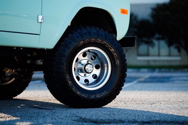 Ford-Bronco-1975-37