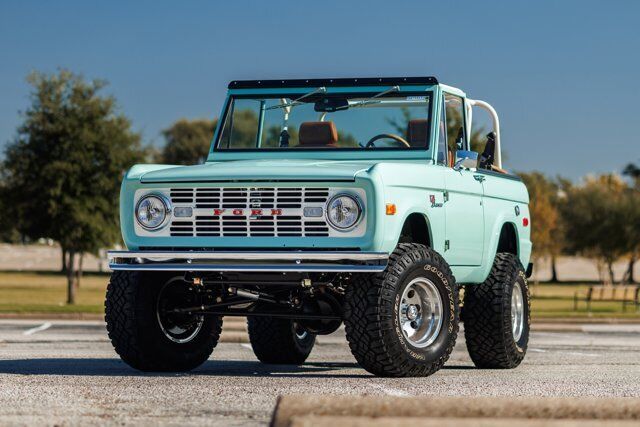 Ford-Bronco-1975-4