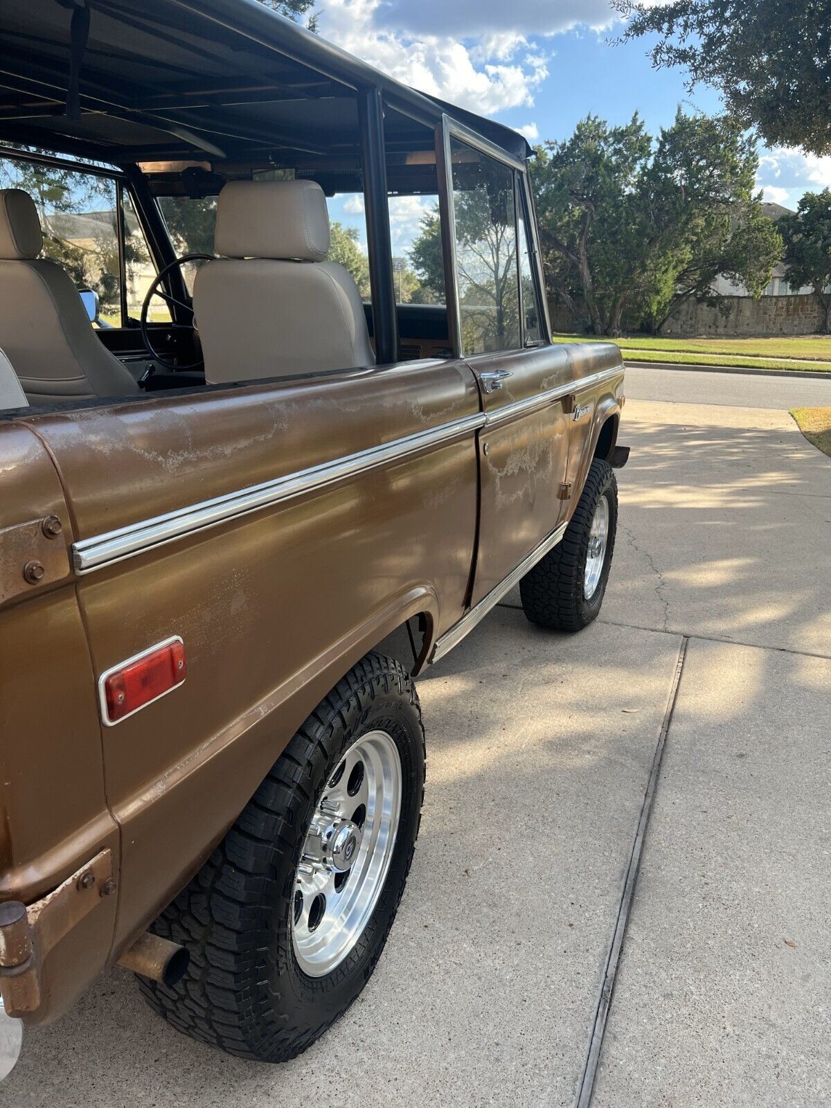 Ford-Bronco-1975-6