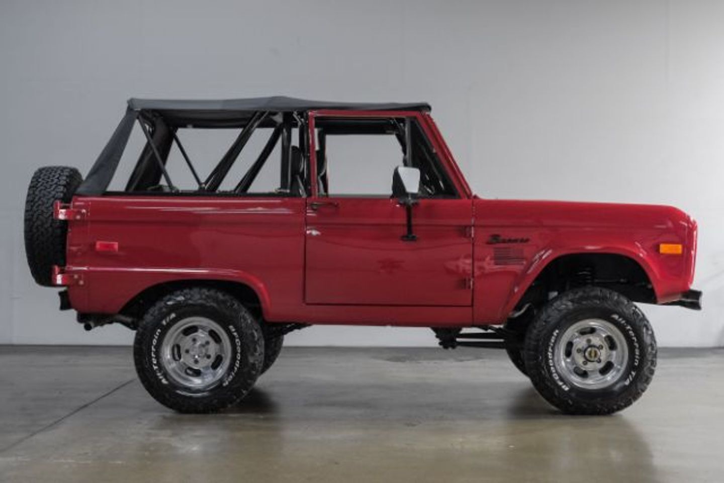 Ford-Bronco-1975-8