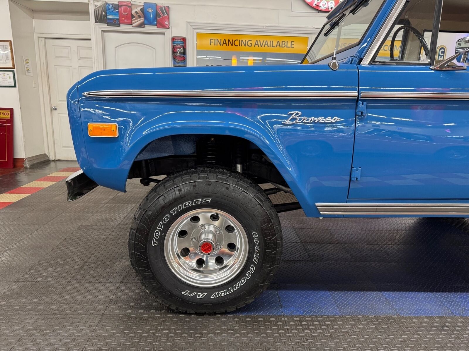 Ford-Bronco-1977-13