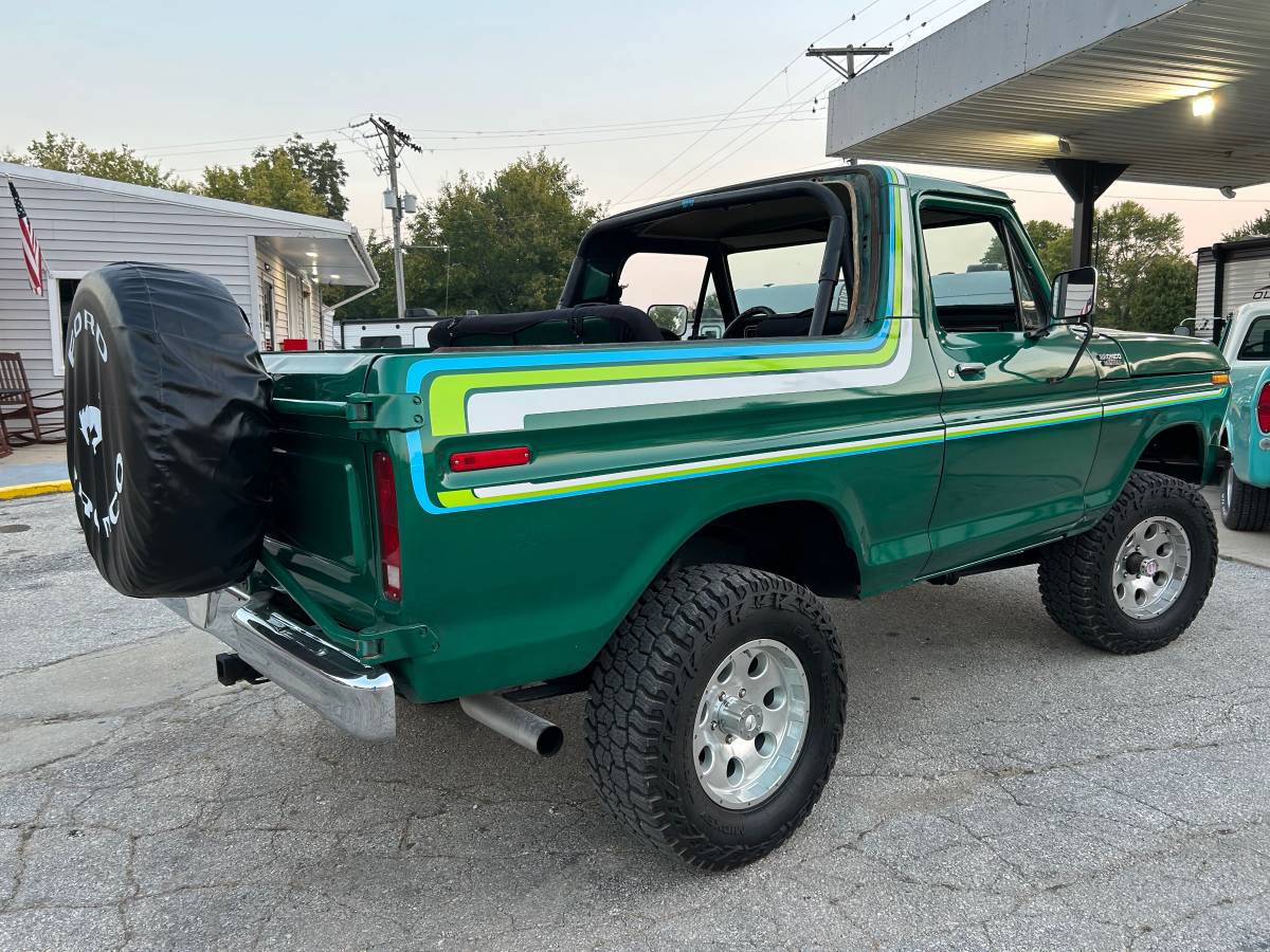 Ford-Bronco-1978-21