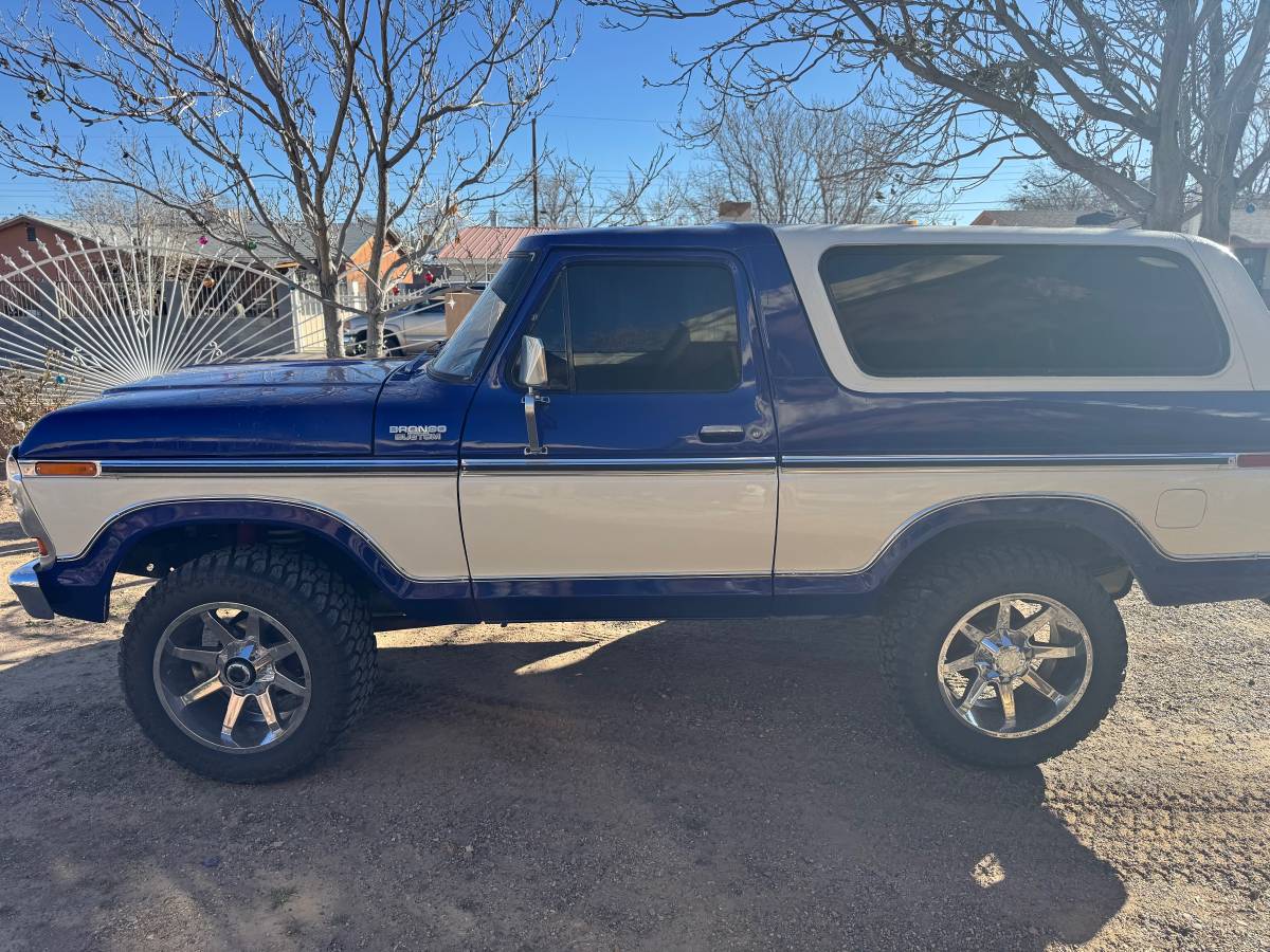 Ford-Bronco-1979-13