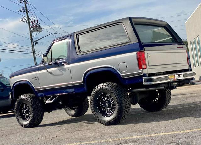 Ford-Bronco-1983-4