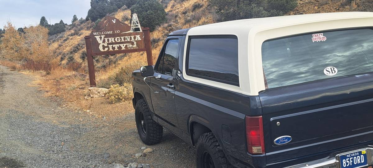 Ford-Bronco-1985-1