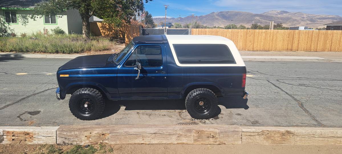 Ford-Bronco-1985-2