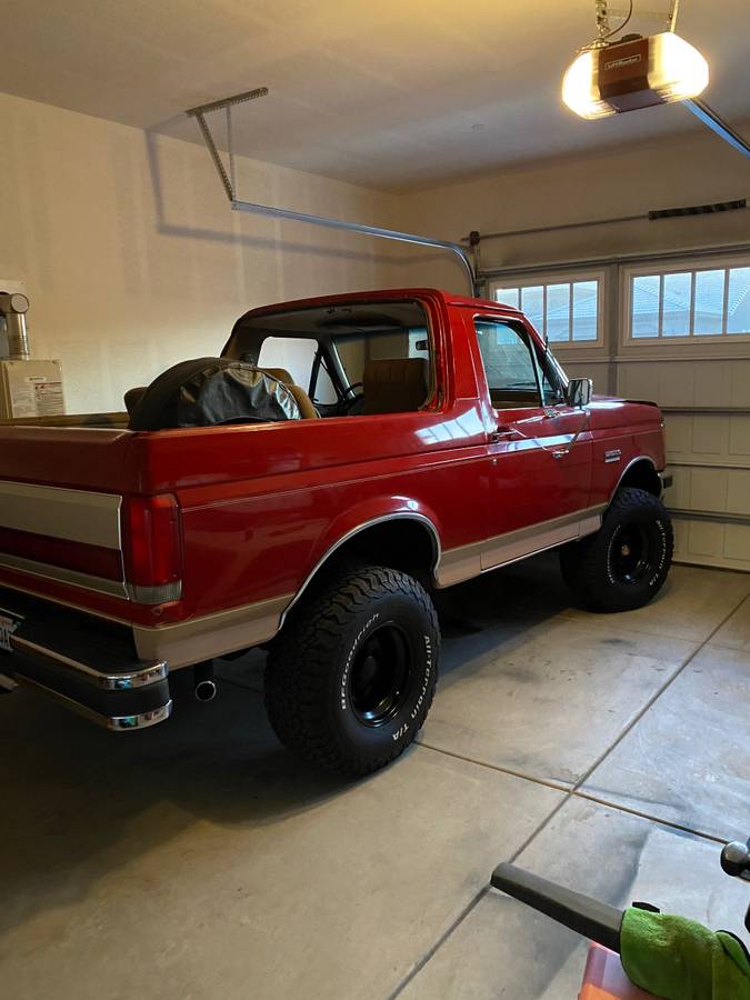 Ford-Bronco-1988-1