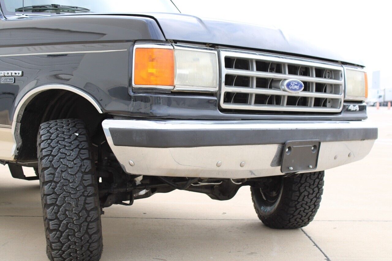 Ford-Bronco-1988-11