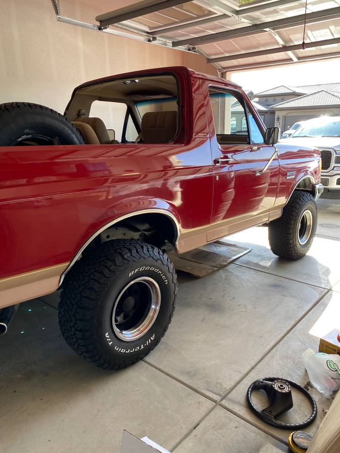 Ford-Bronco-1988-2