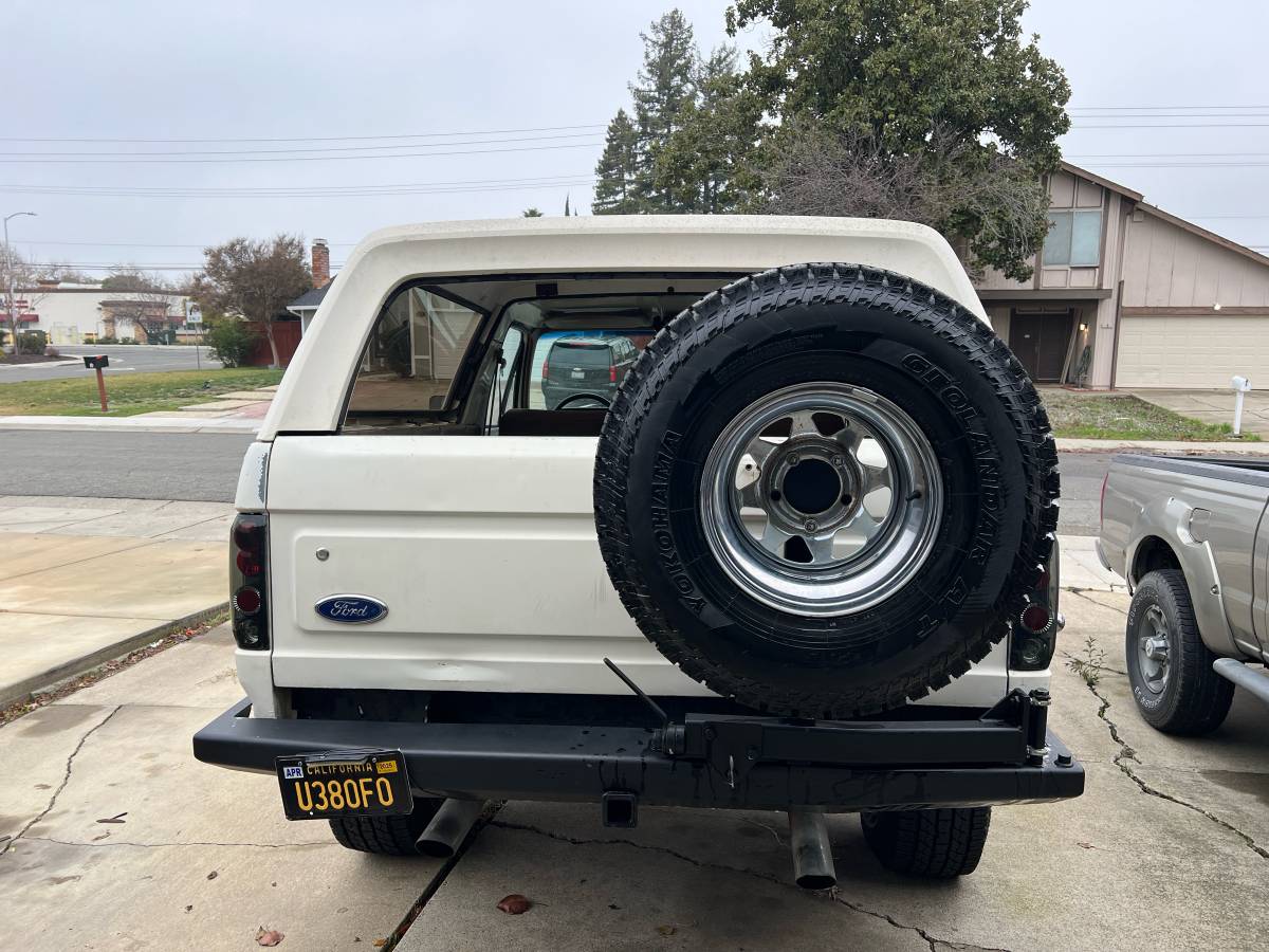 Ford-Bronco-1988-2