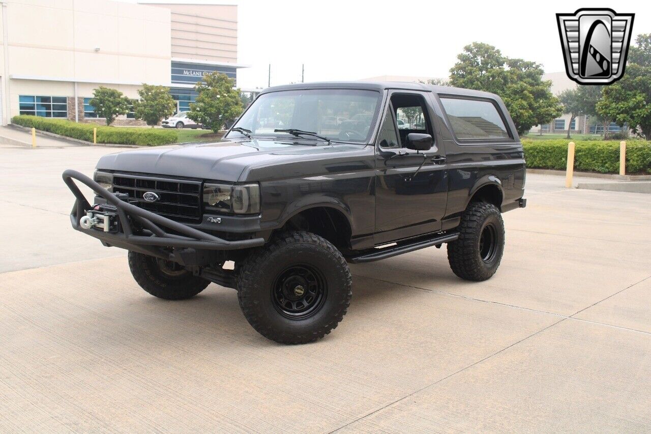 Ford-Bronco-1988-2