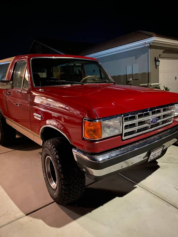 Ford-Bronco-1988-3