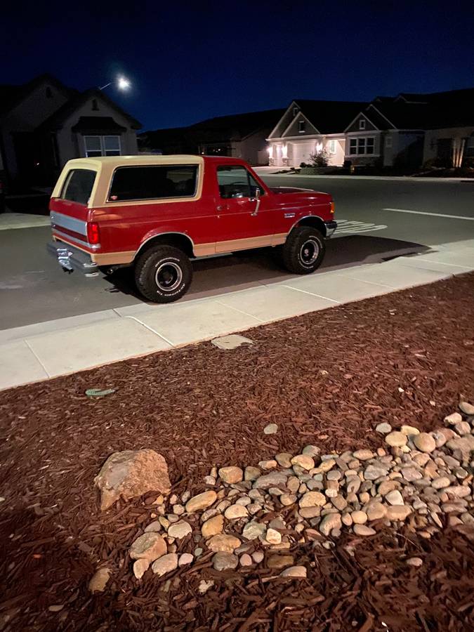 Ford-Bronco-1988-4