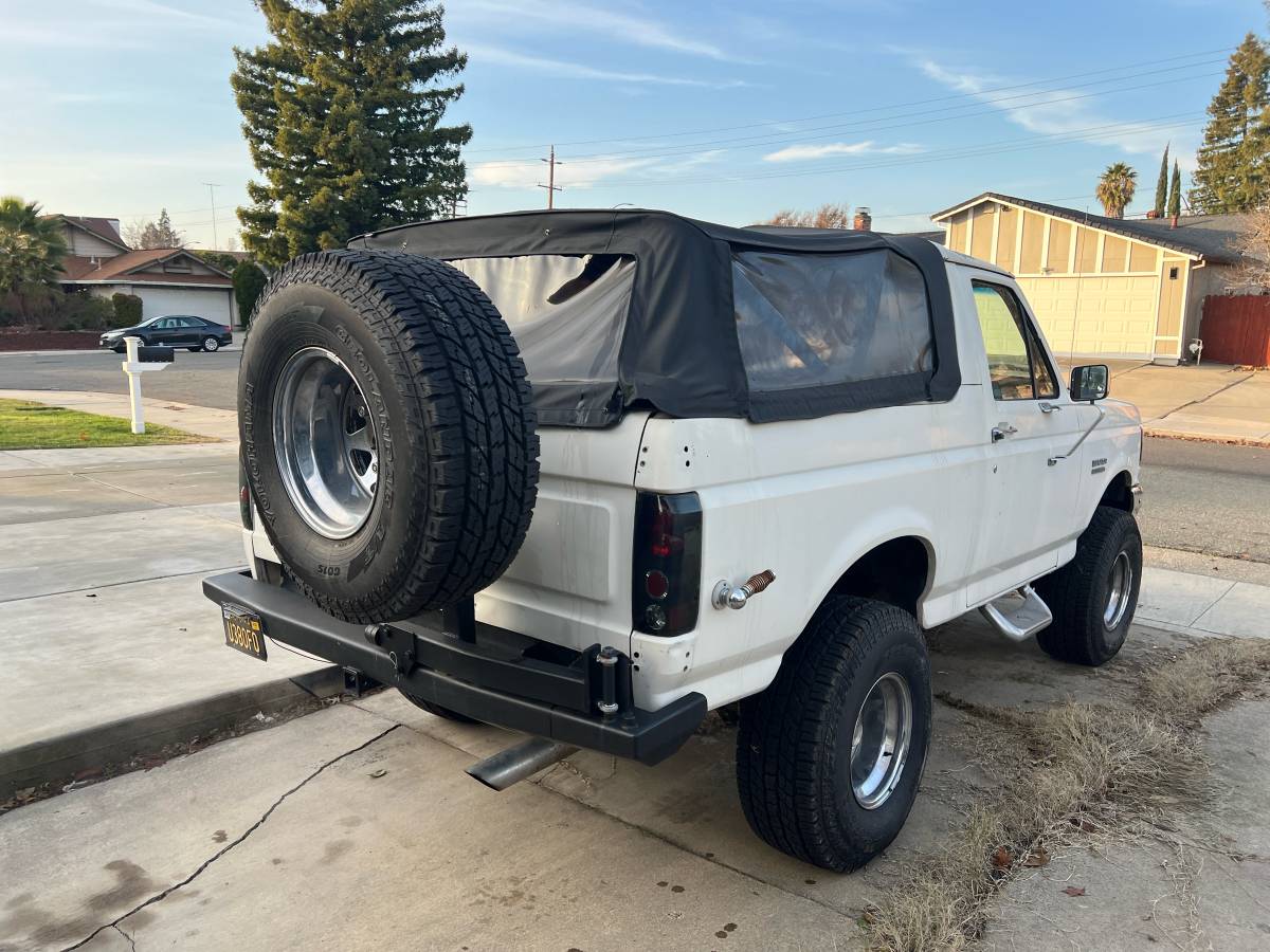 Ford-Bronco-1988-5