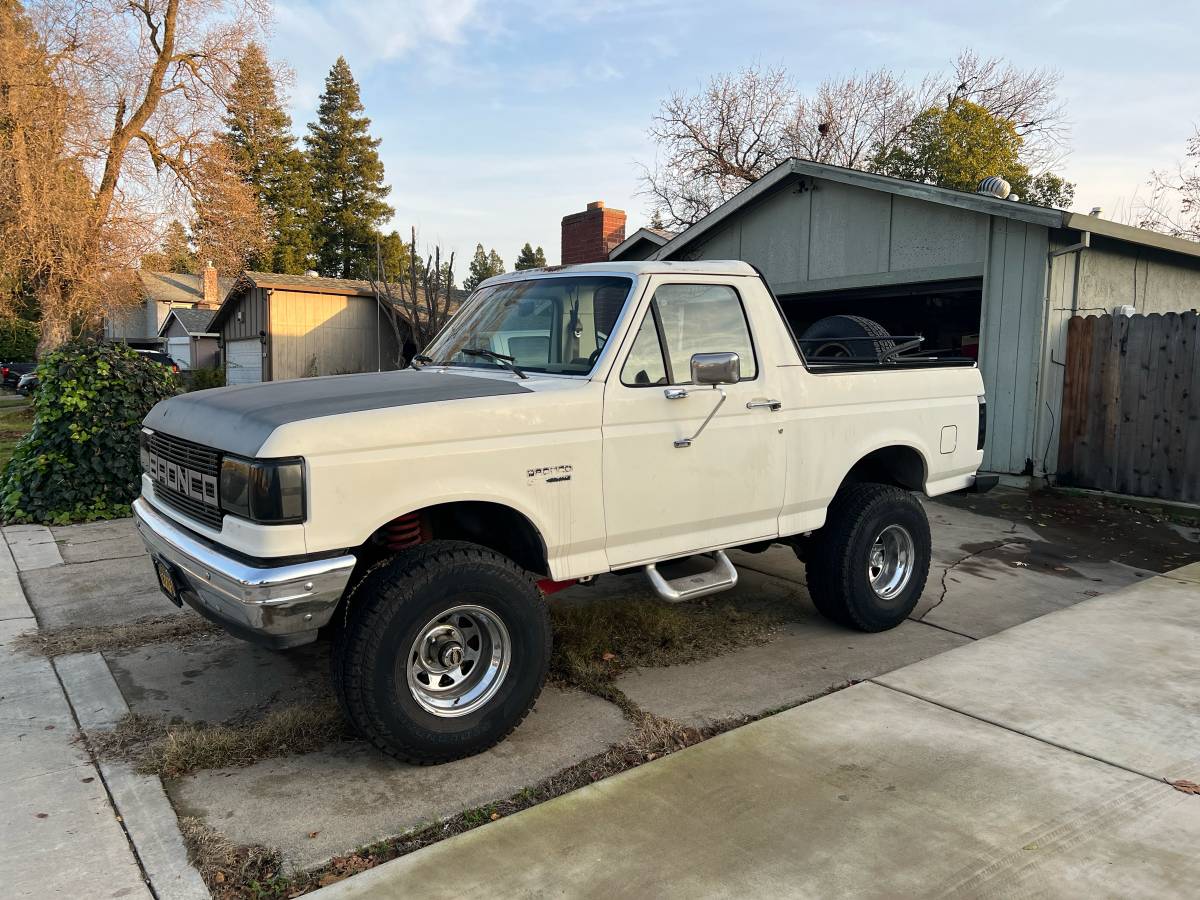 Ford-Bronco-1988-7