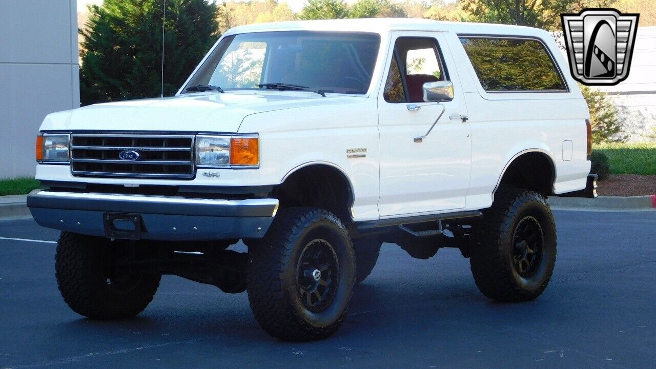 Ford-Bronco-1989-3