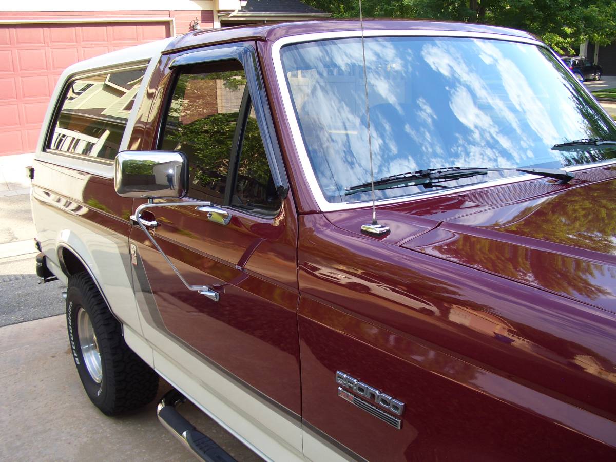 Ford-Bronco-1990-3