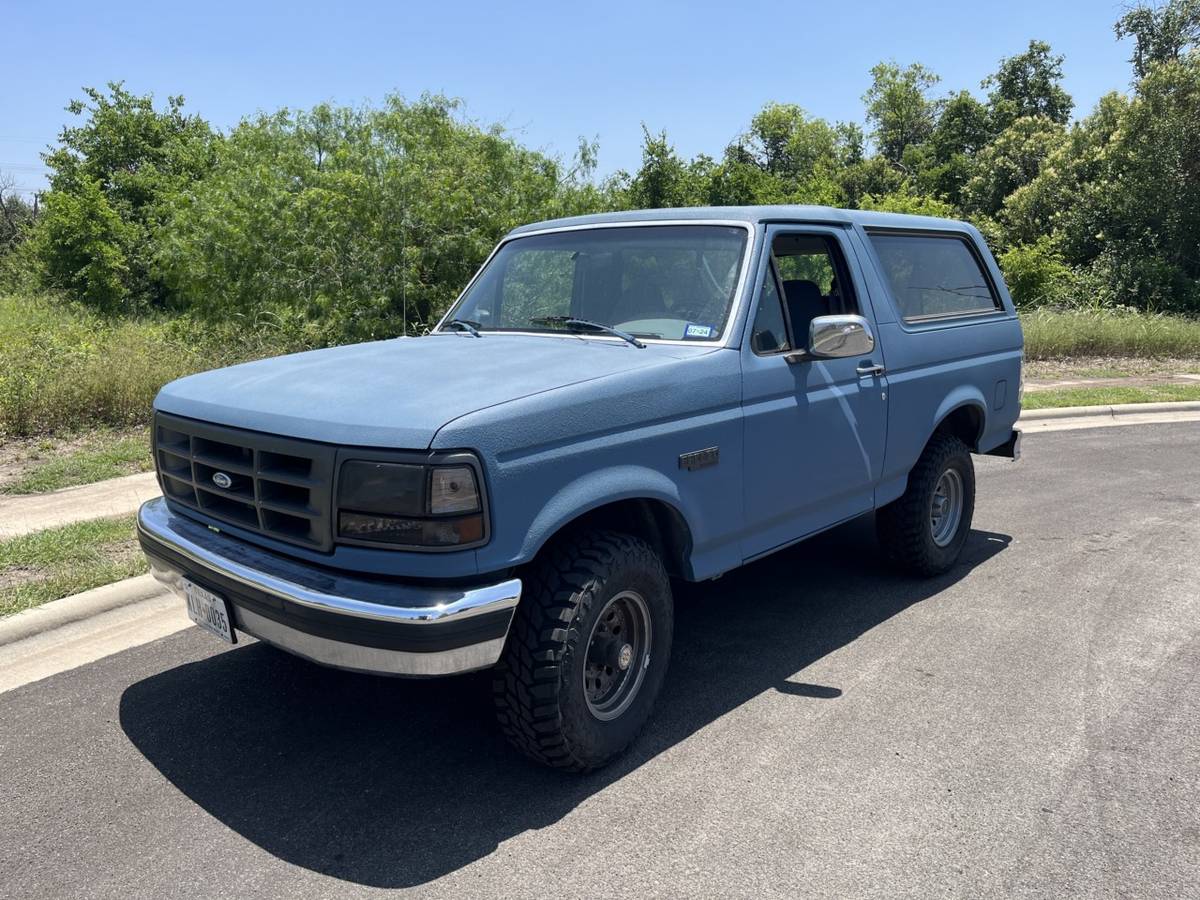 Ford-Bronco-1993-12