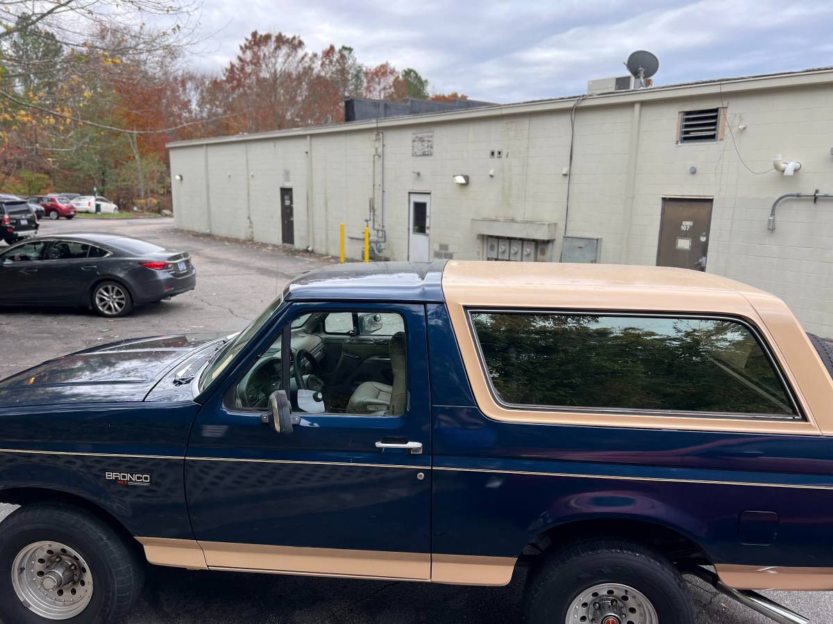 Ford-Bronco-1993-3