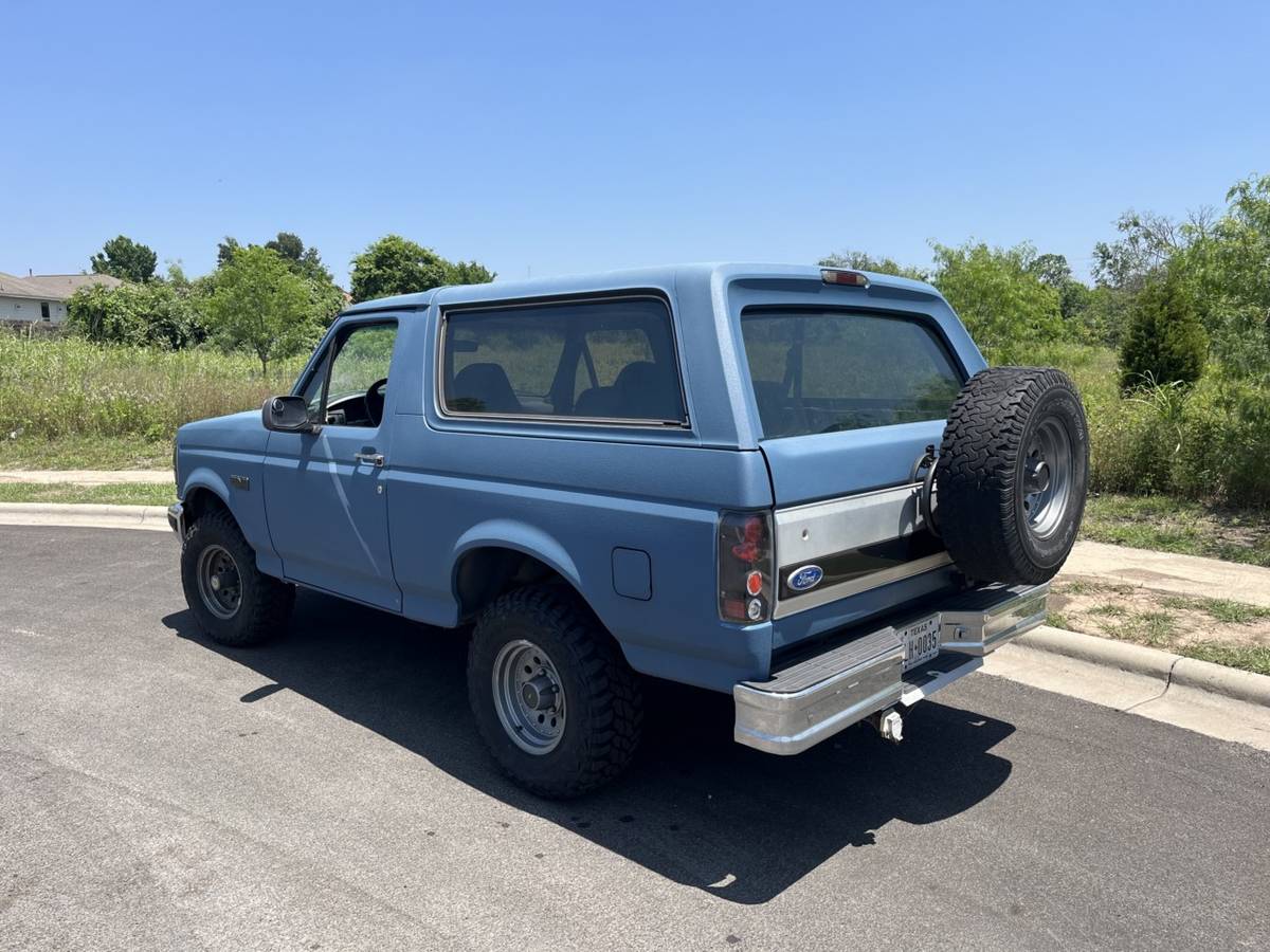 Ford-Bronco-1993-3