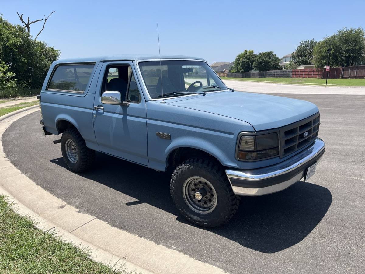 Ford-Bronco-1993-4