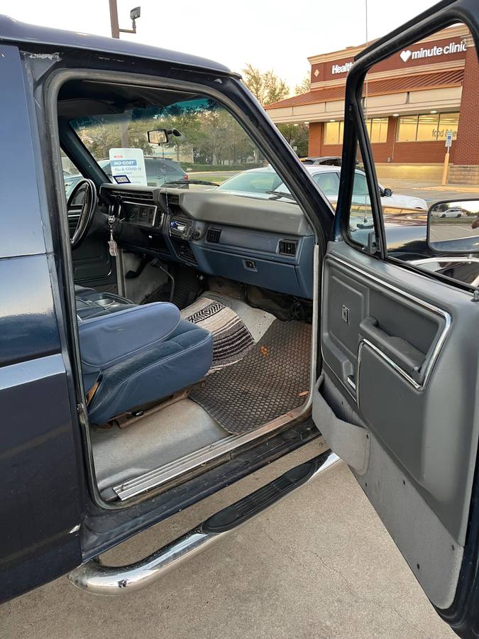 Ford-Bronco-4x4-1985-4