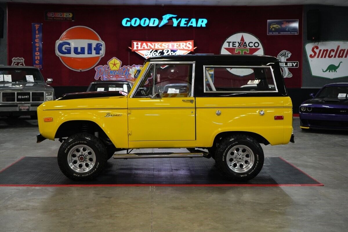 Ford-Bronco-4x4-SUV-1976-2