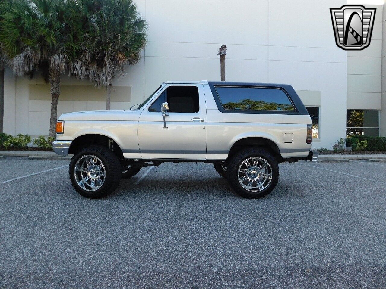 Ford-Bronco-Cabriolet-1990-5