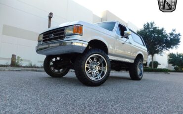 Ford-Bronco-Cabriolet-1990-9