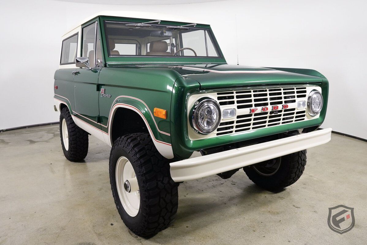 Ford-Bronco-Custom-SUV-1967-1