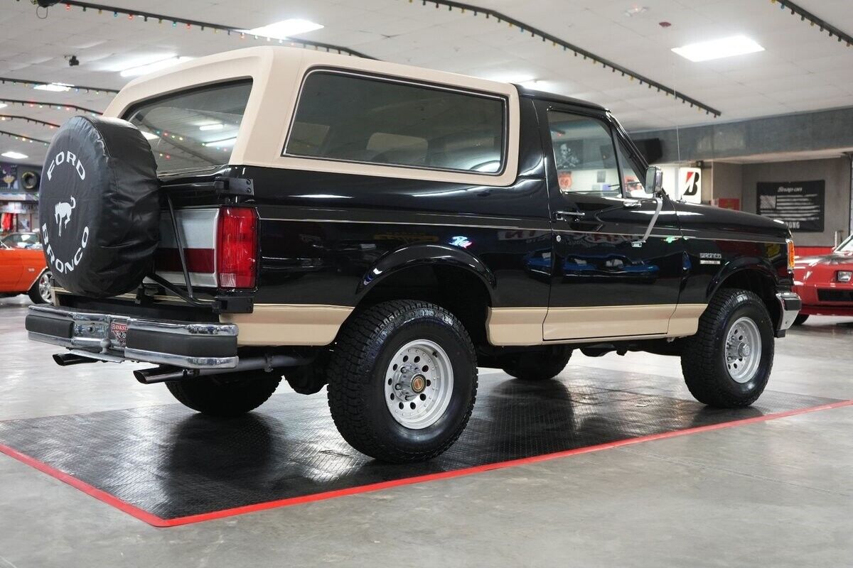 Ford-Bronco-Eddie-Bauer-4x4-SUV-1991-22