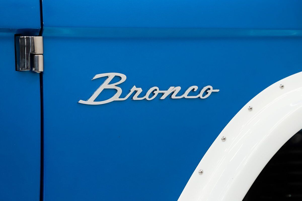 Ford-Bronco-SUV-1966-10