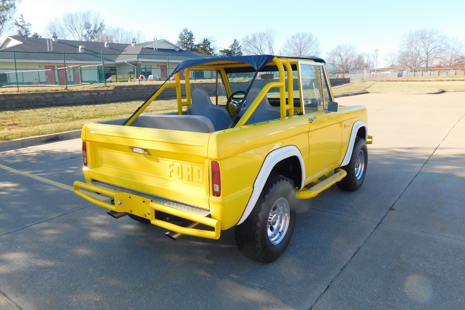 Ford-Bronco-SUV-1968-17