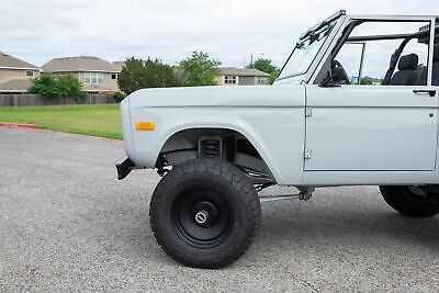 Ford-Bronco-SUV-1976-10