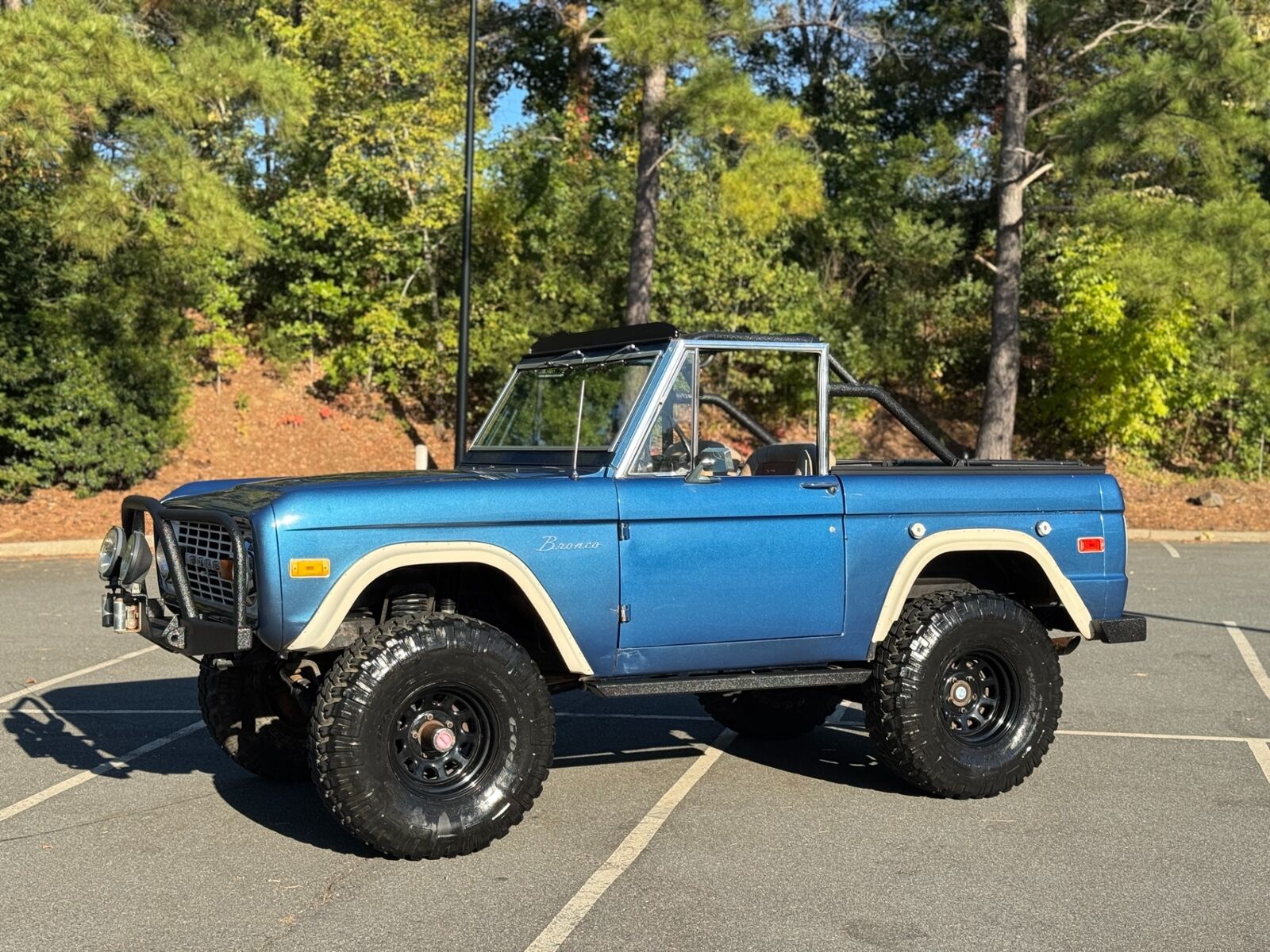 Ford-Bronco-SUV-1976-4