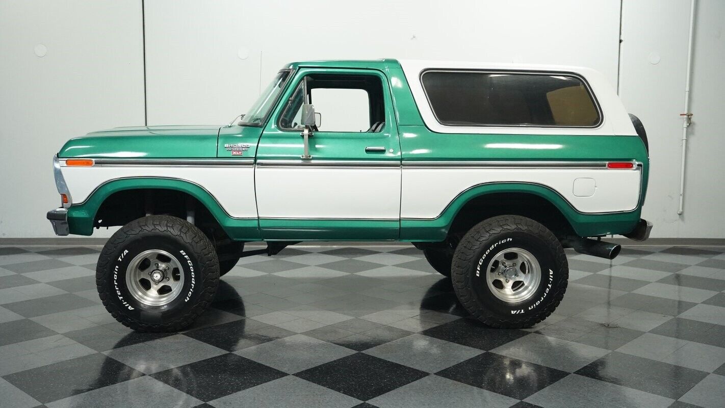 Ford-Bronco-SUV-1979-2