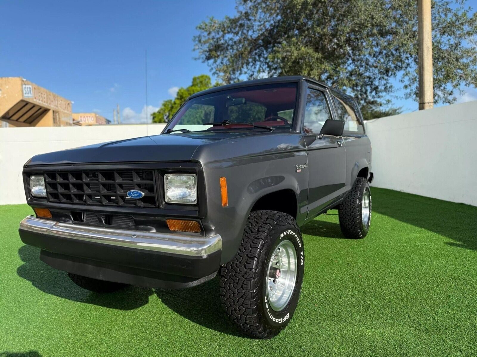 Ford-Bronco-SUV-1988-2