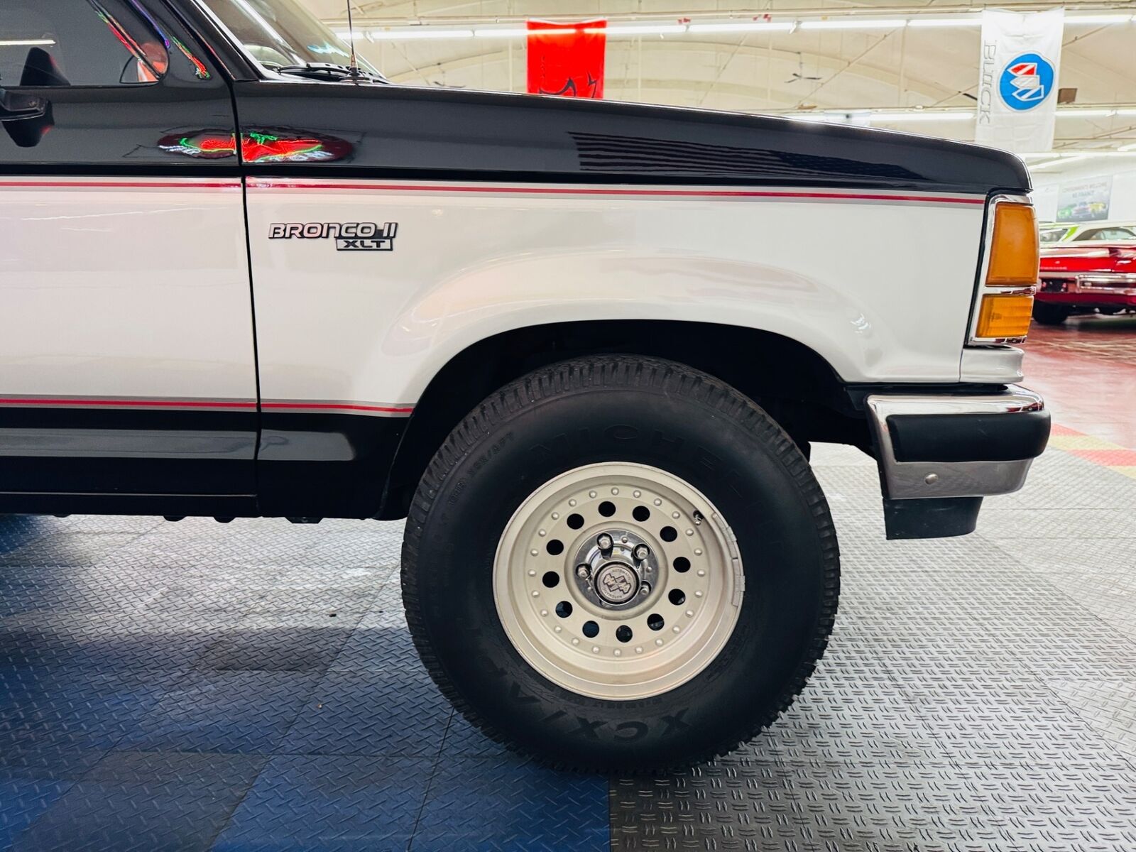 Ford-Bronco-SUV-1990-26