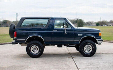 Ford-Bronco-SUV-1990-3