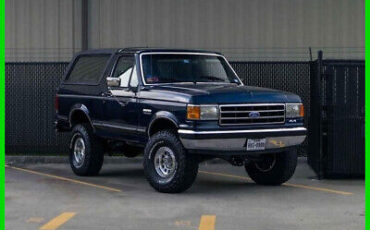 Ford Bronco SUV 1990