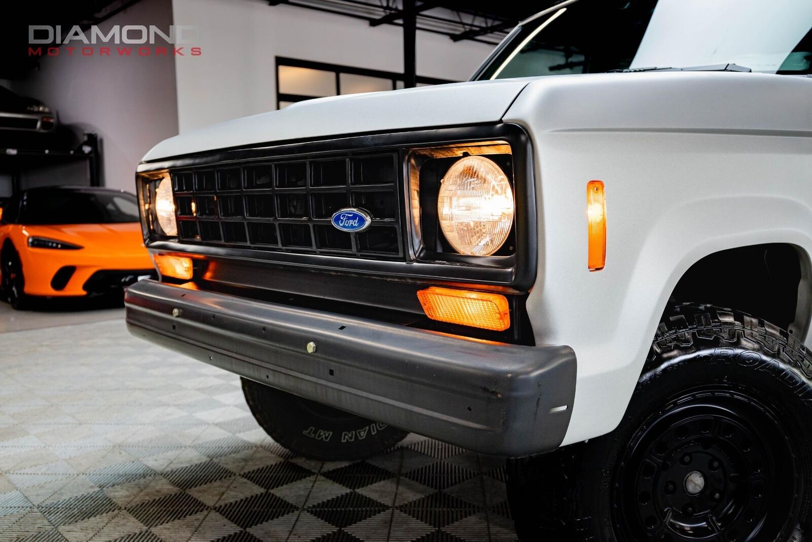 Ford-Bronco-SUV-1990-4